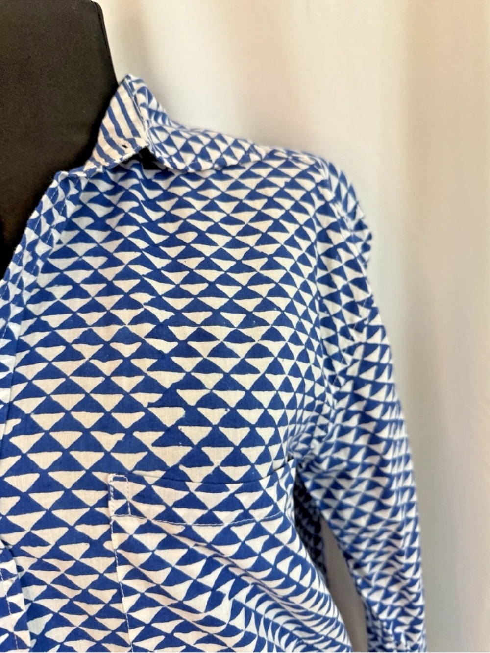 Roberta Roller Rabbit Blue White Button Down Shirt - Size Medium - Picture 2 of 5